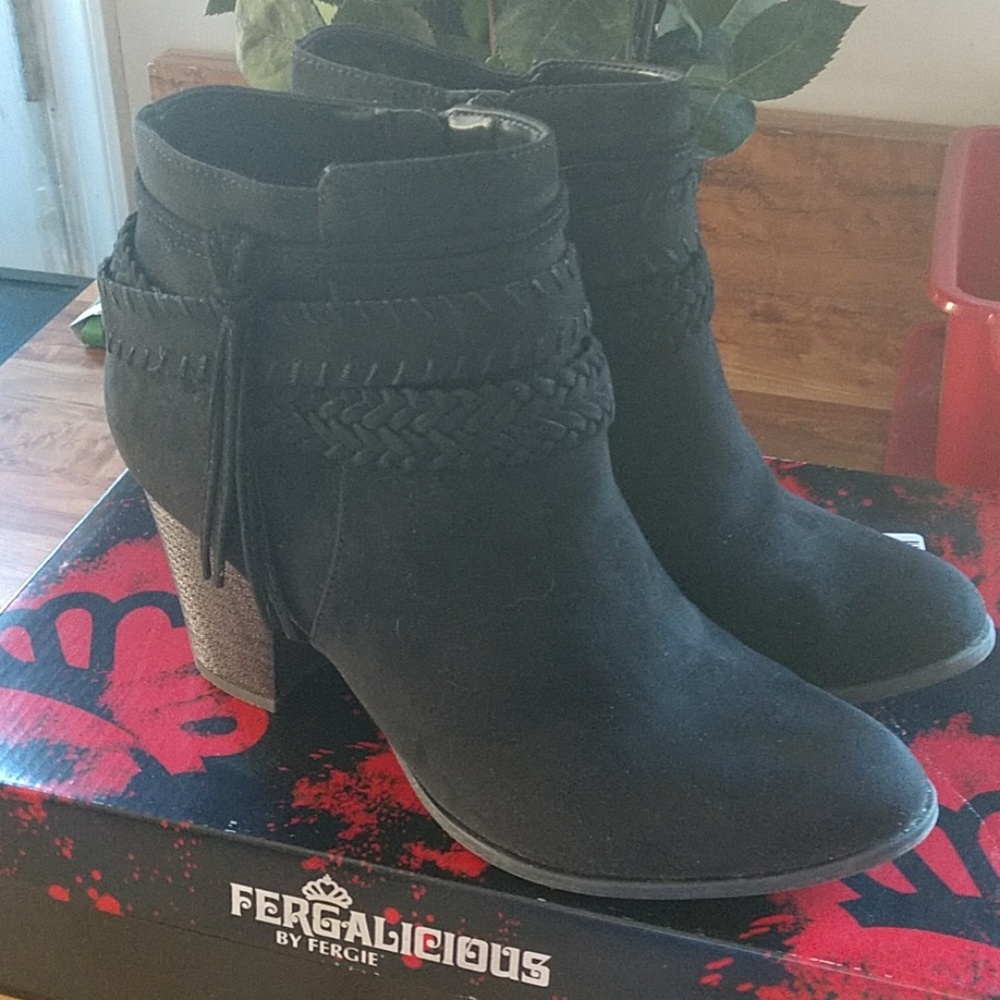 Woman's Fergalicious Boots Size 9
